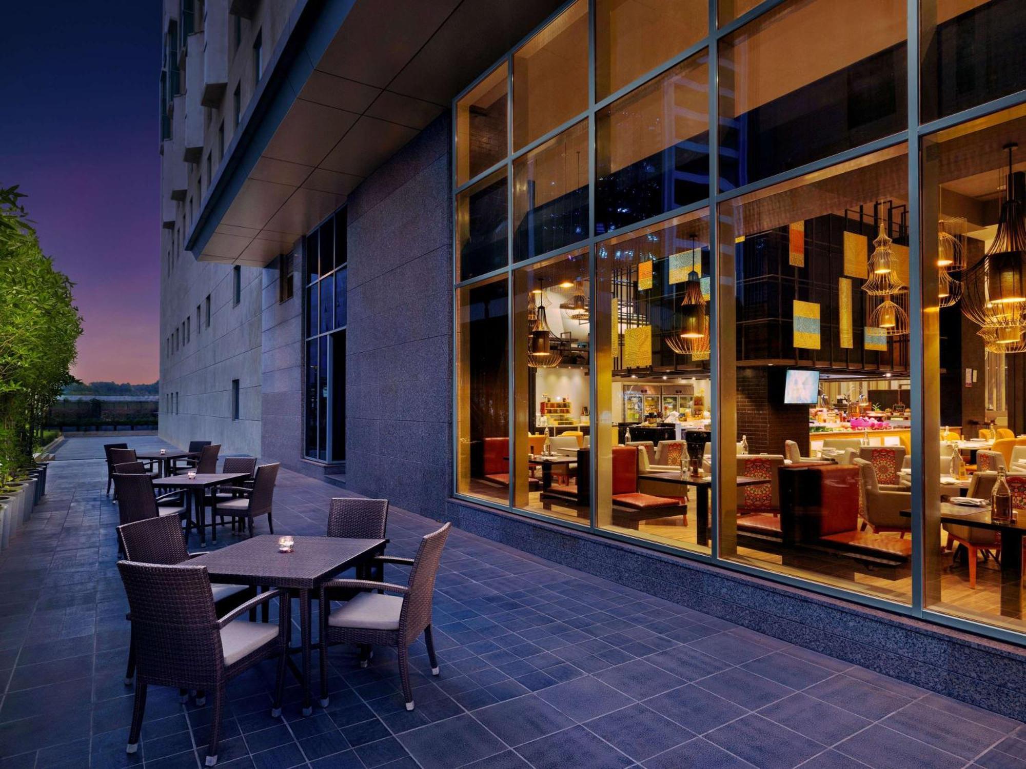 Grand Mercure Ahmedabad Gift City - An Accor Hotels Brand Gandhinagar Eksteriør billede