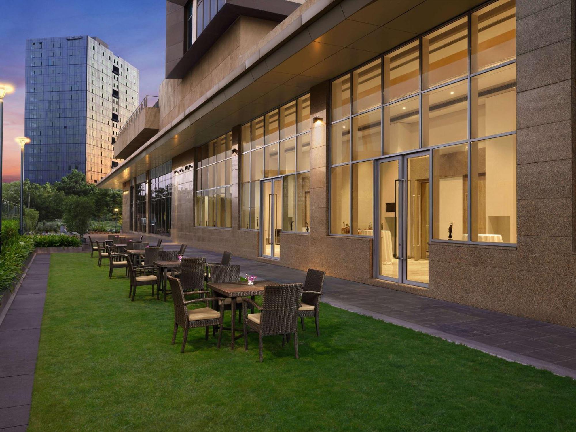 Grand Mercure Ahmedabad Gift City - An Accor Hotels Brand Gandhinagar Eksteriør billede